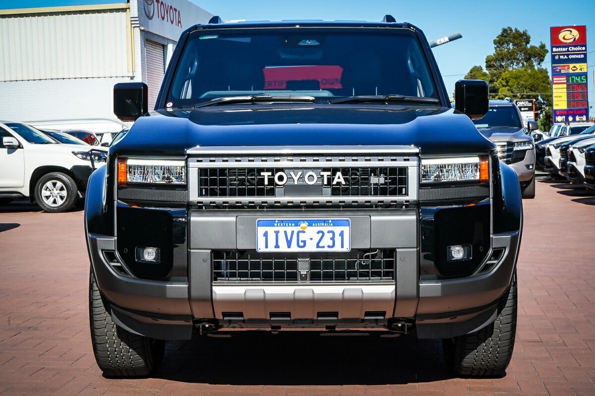 Toyota Landcruiser Prado image 3