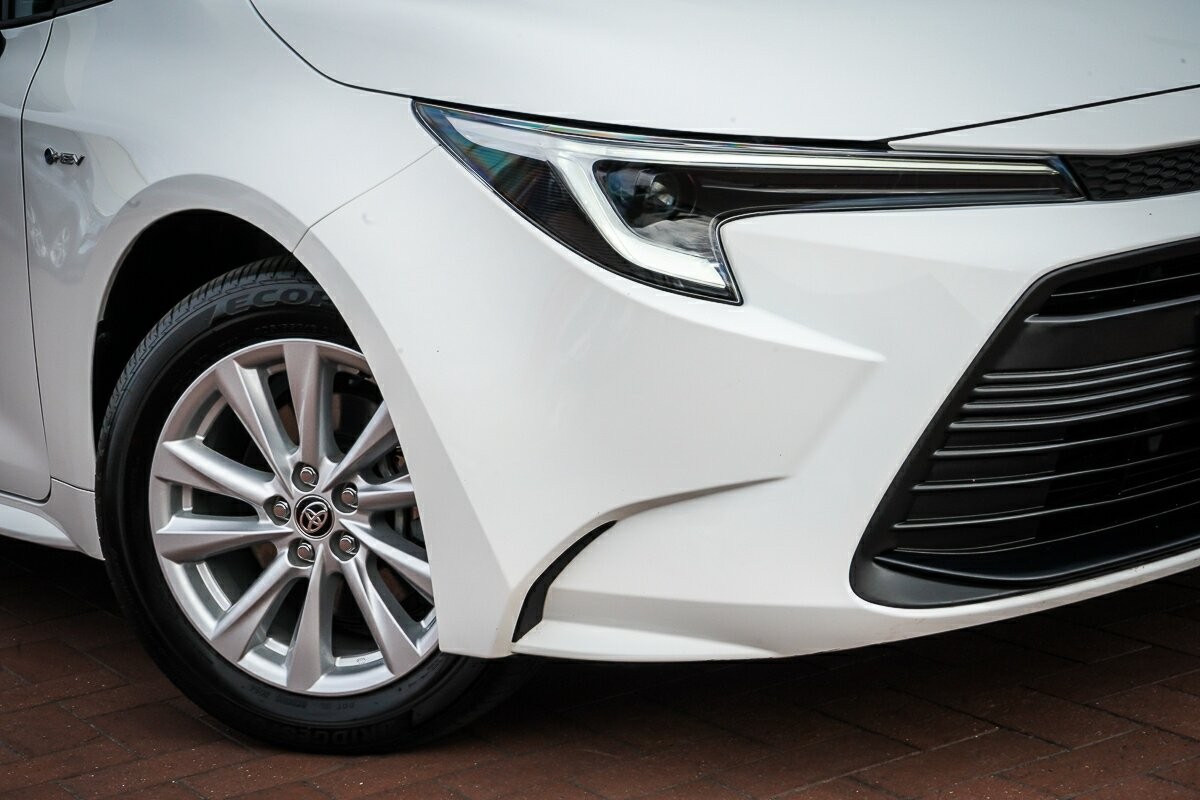 Toyota Corolla image 2