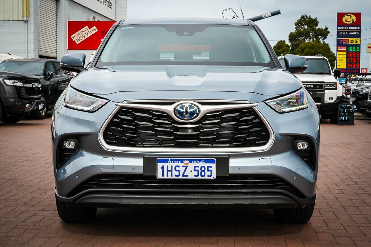 Toyota Kluger image 3