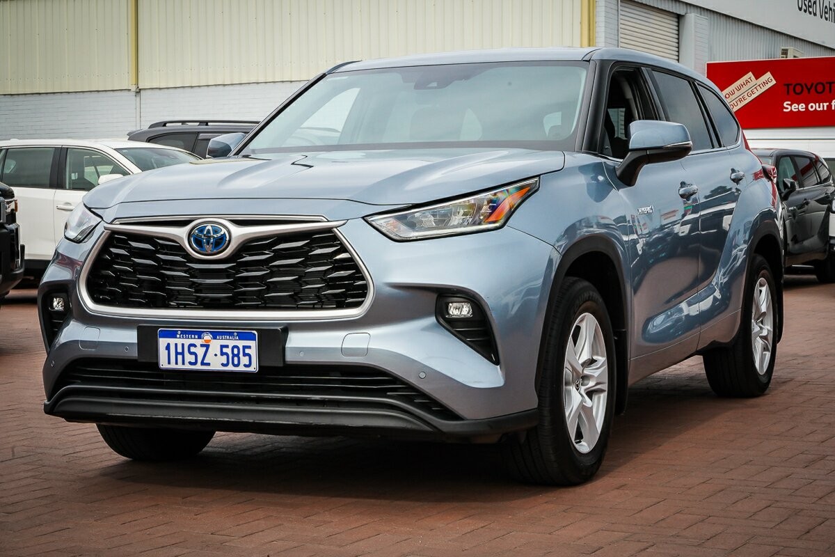 Toyota Kluger image 4