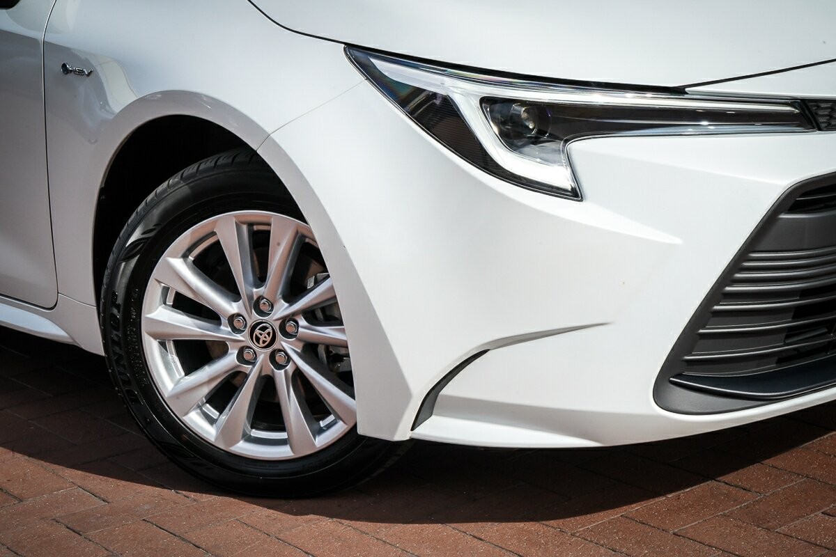 Toyota Corolla image 2