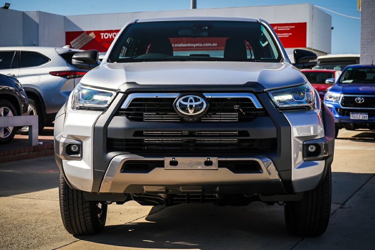Toyota Hilux image 3