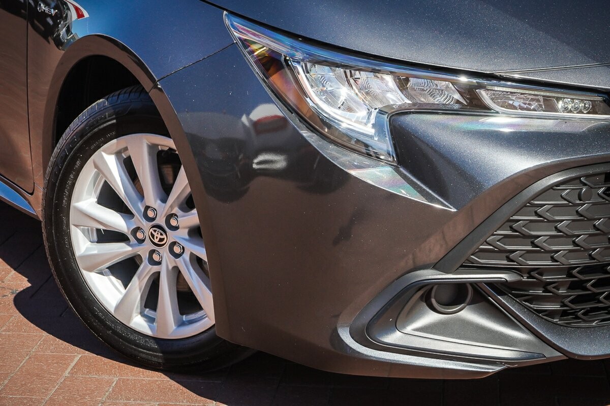 Toyota Corolla image 2