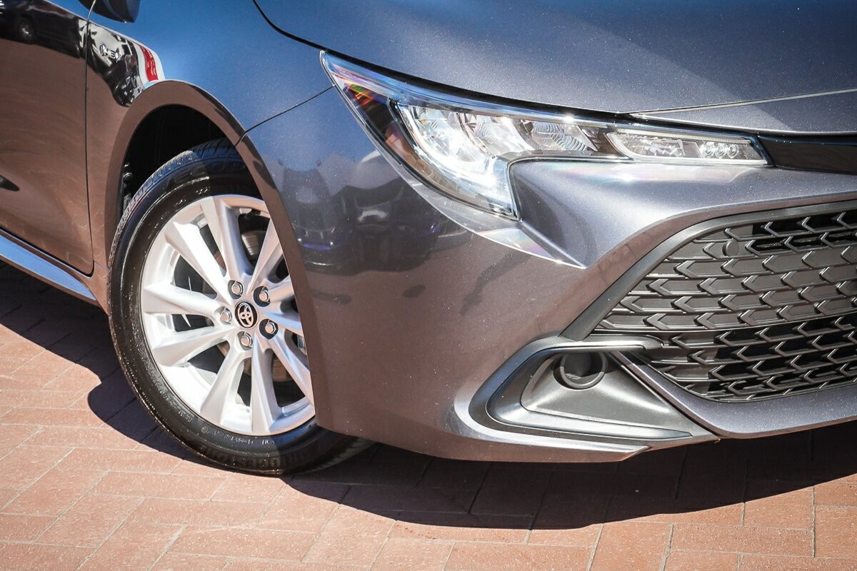 Toyota Corolla image 2