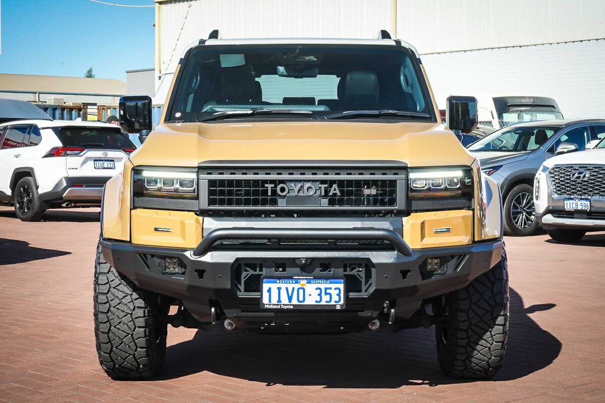 Toyota Landcruiser Prado image 3