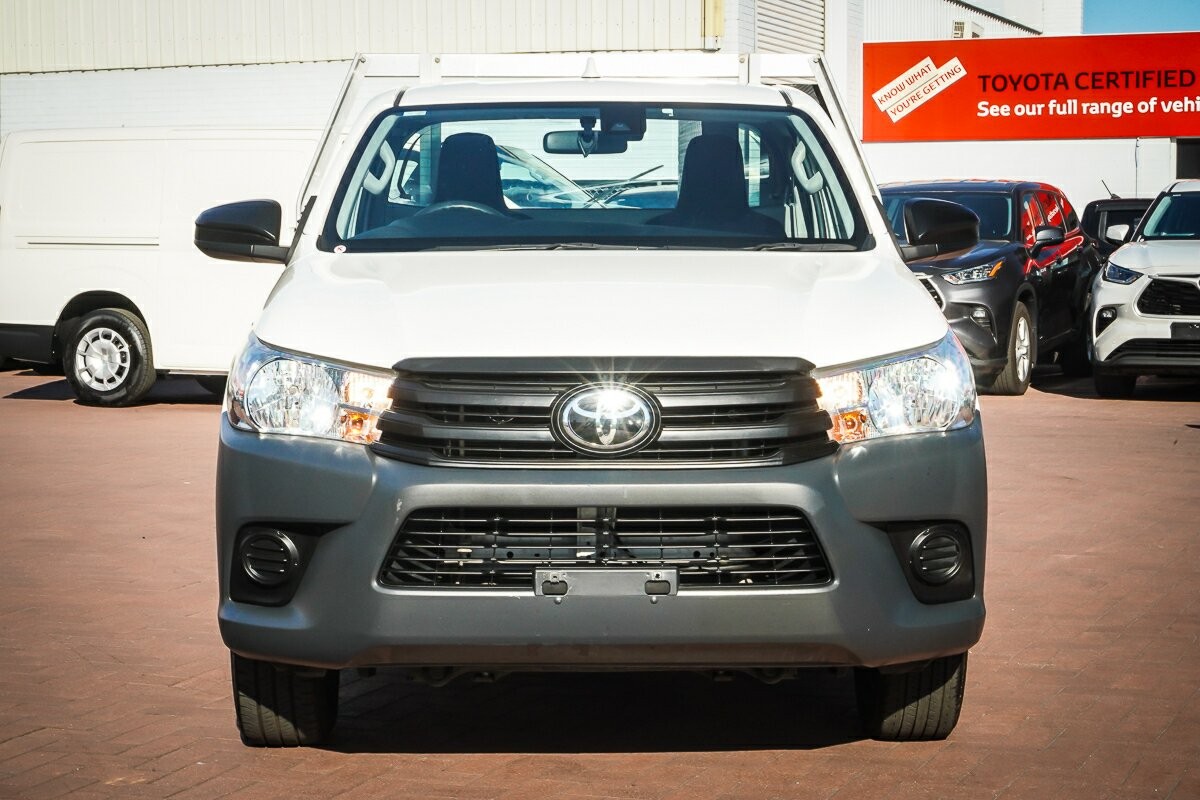 Toyota Hilux image 3