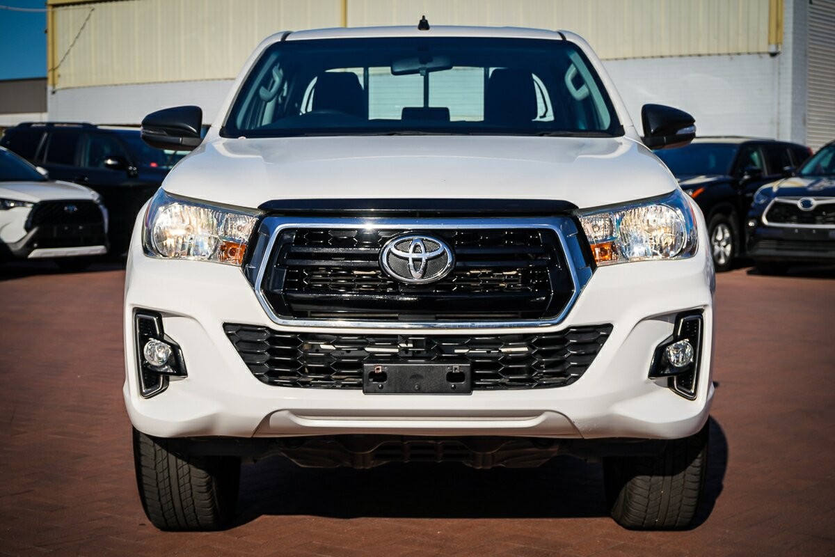 Toyota Hilux image 3