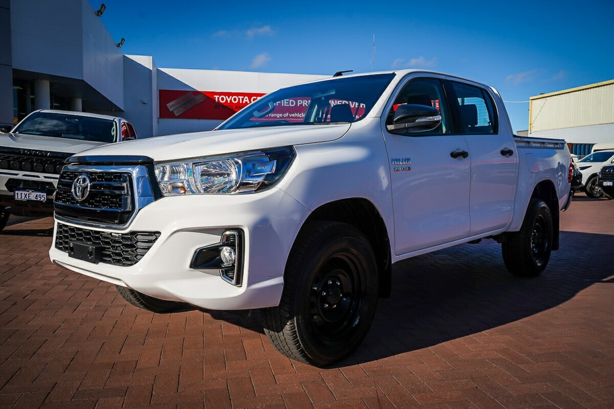 Toyota Hilux image 4