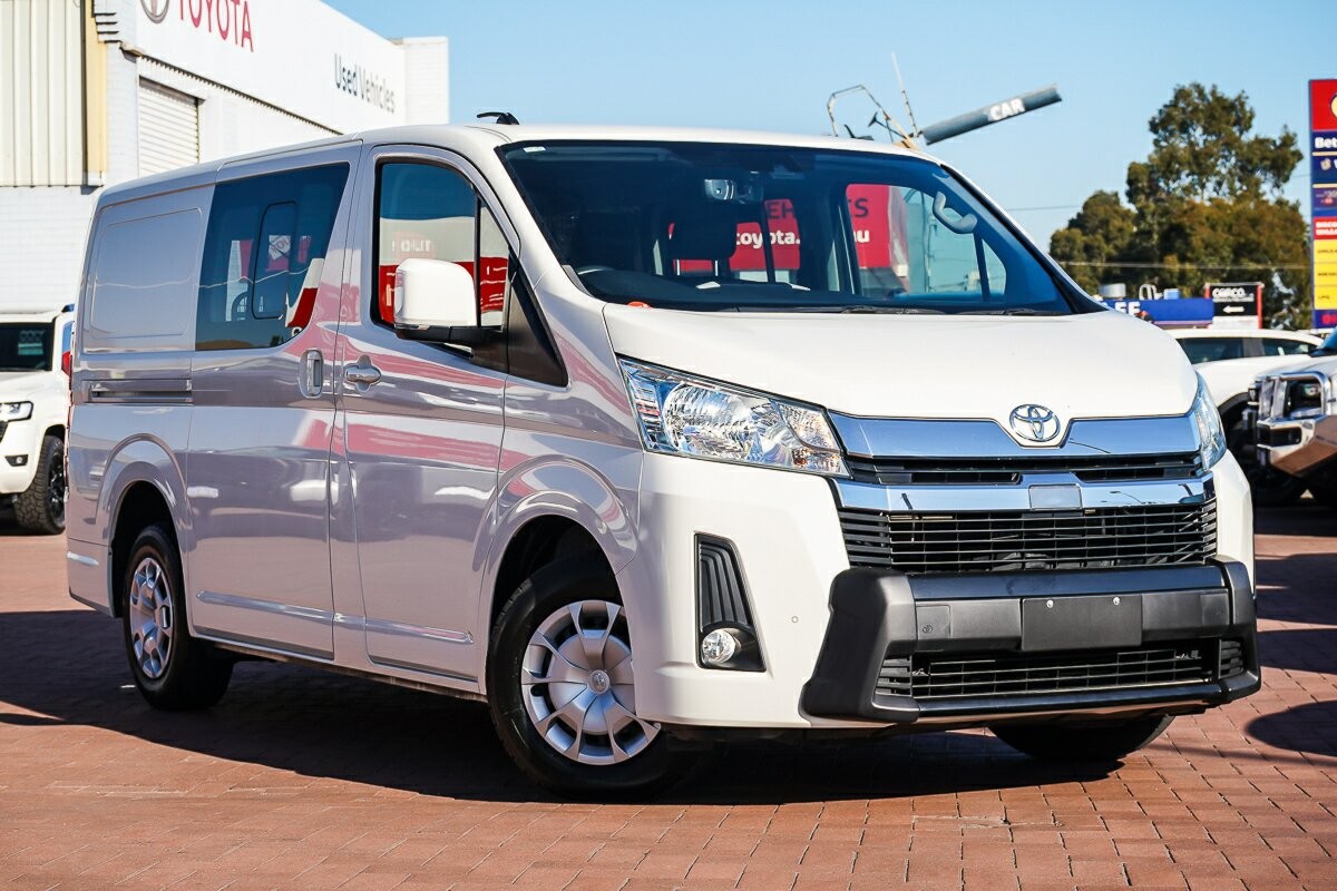 Toyota Hiace image 1