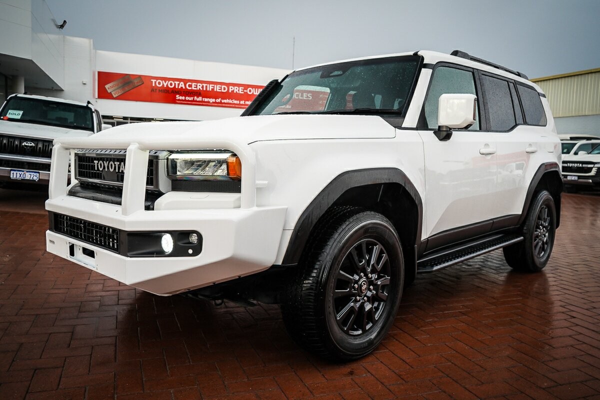Toyota Landcruiser Prado image 4
