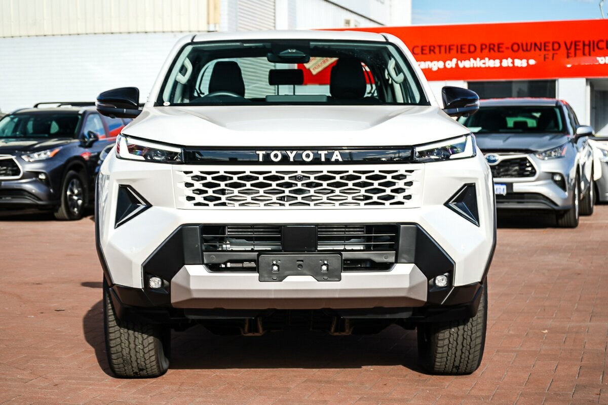 Toyota Hilux image 3