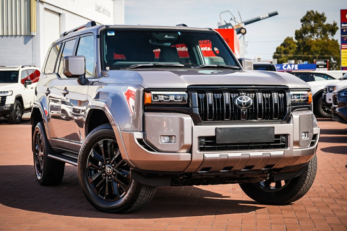 Toyota Landcruiser Prado image 1