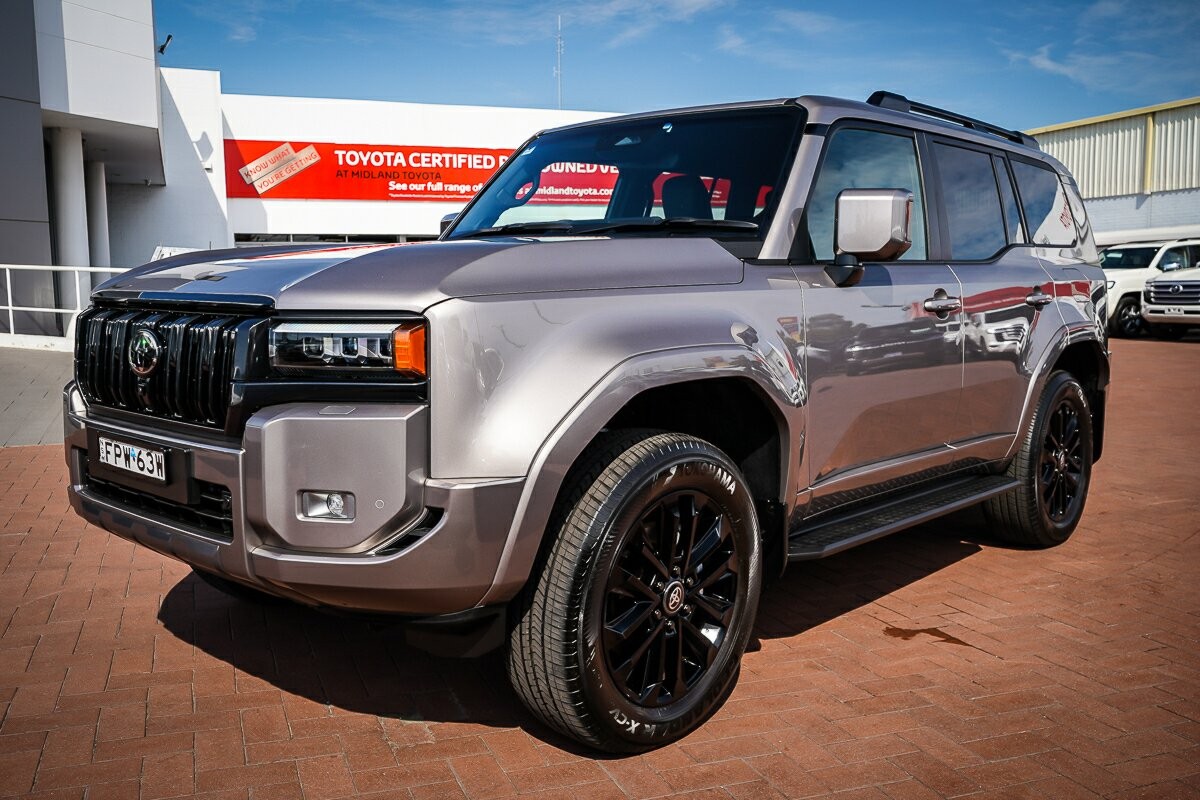 Toyota Landcruiser Prado image 4