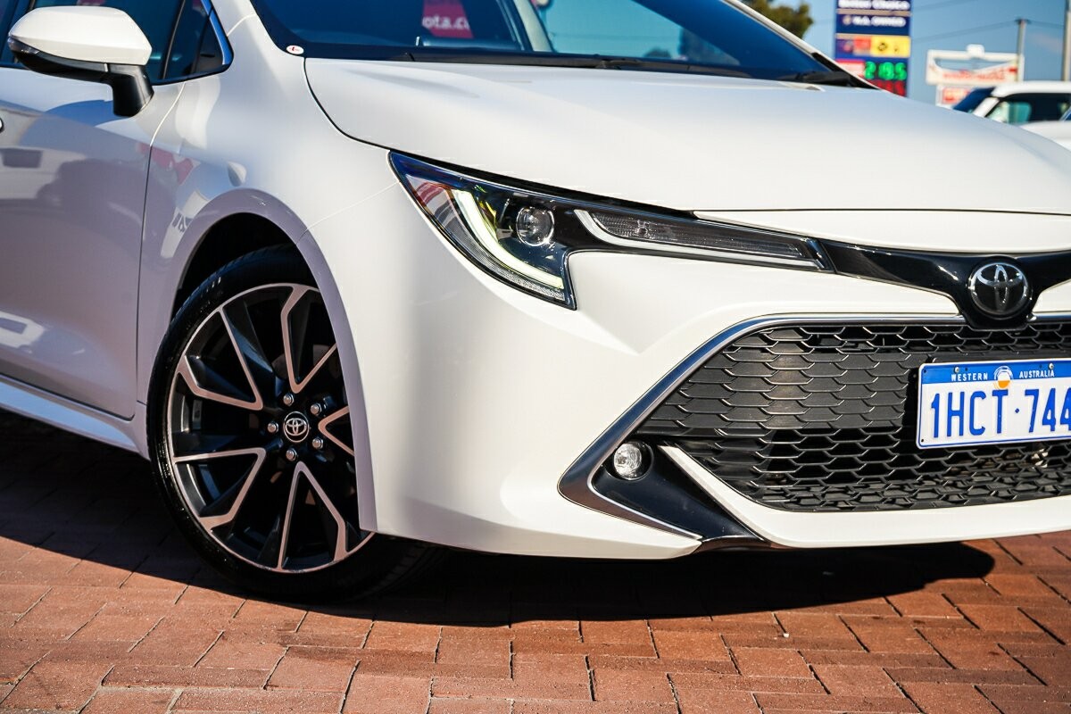 Toyota Corolla image 2