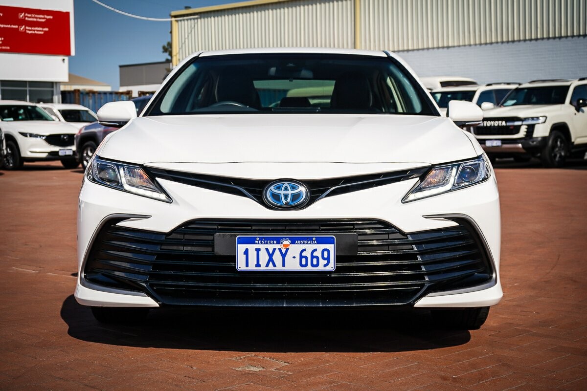 Toyota Camry image 3