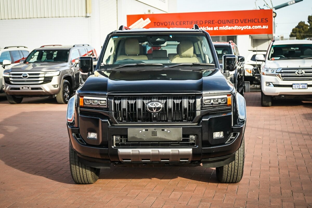 Toyota Landcruiser Prado image 3