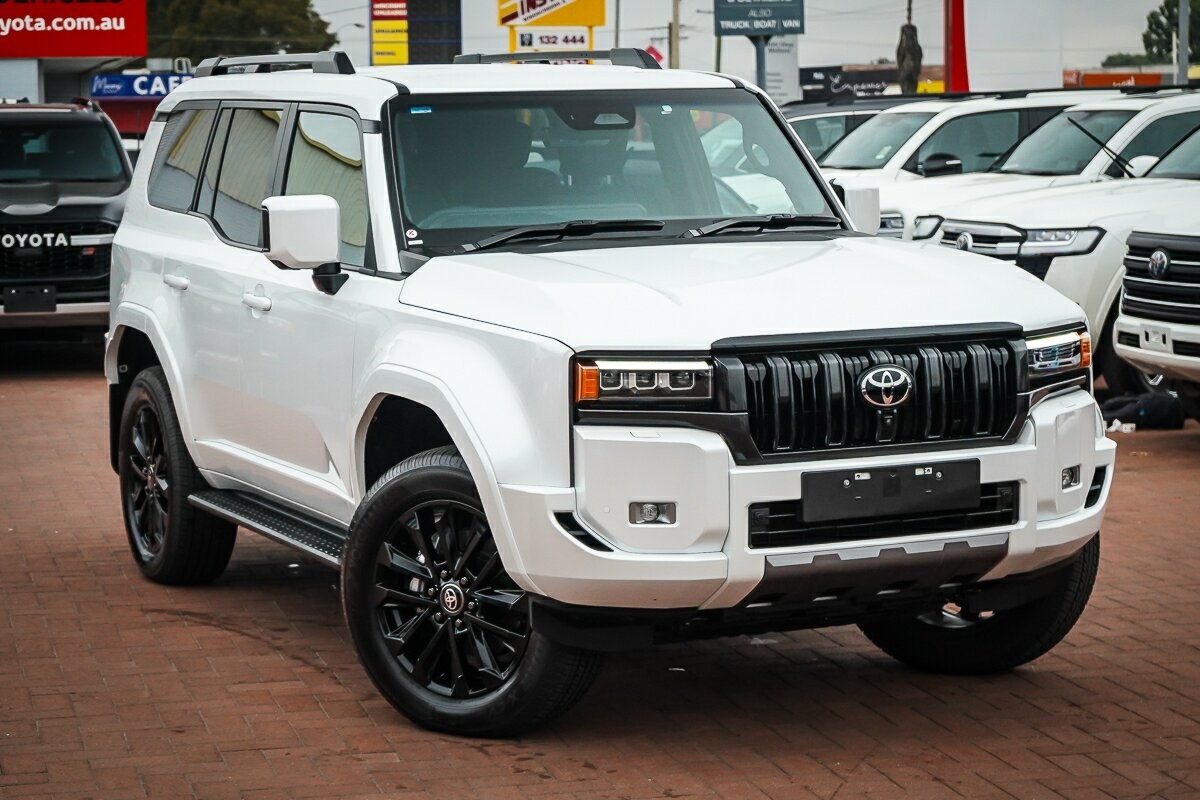 Toyota Landcruiser Prado image 1