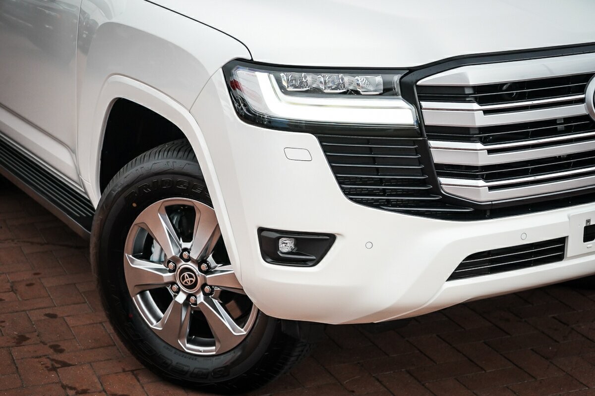 Toyota Landcruiser image 2