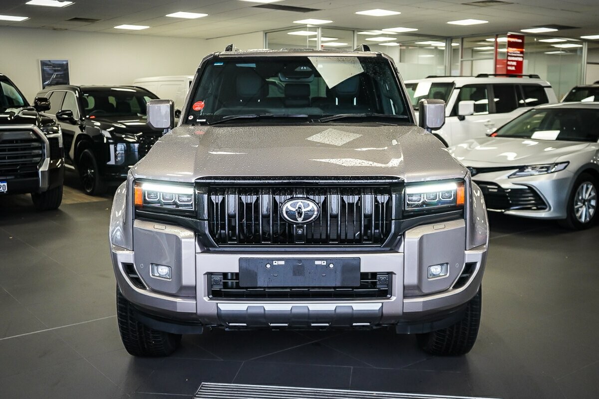 Toyota Landcruiser Prado image 1