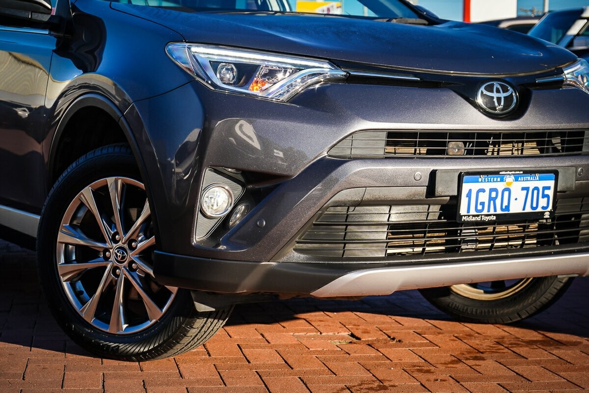 Toyota Rav4 image 2