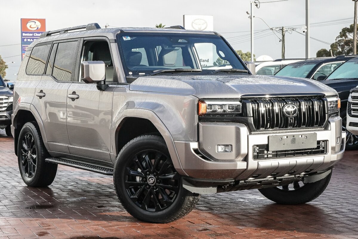 Toyota Landcruiser Prado image 1