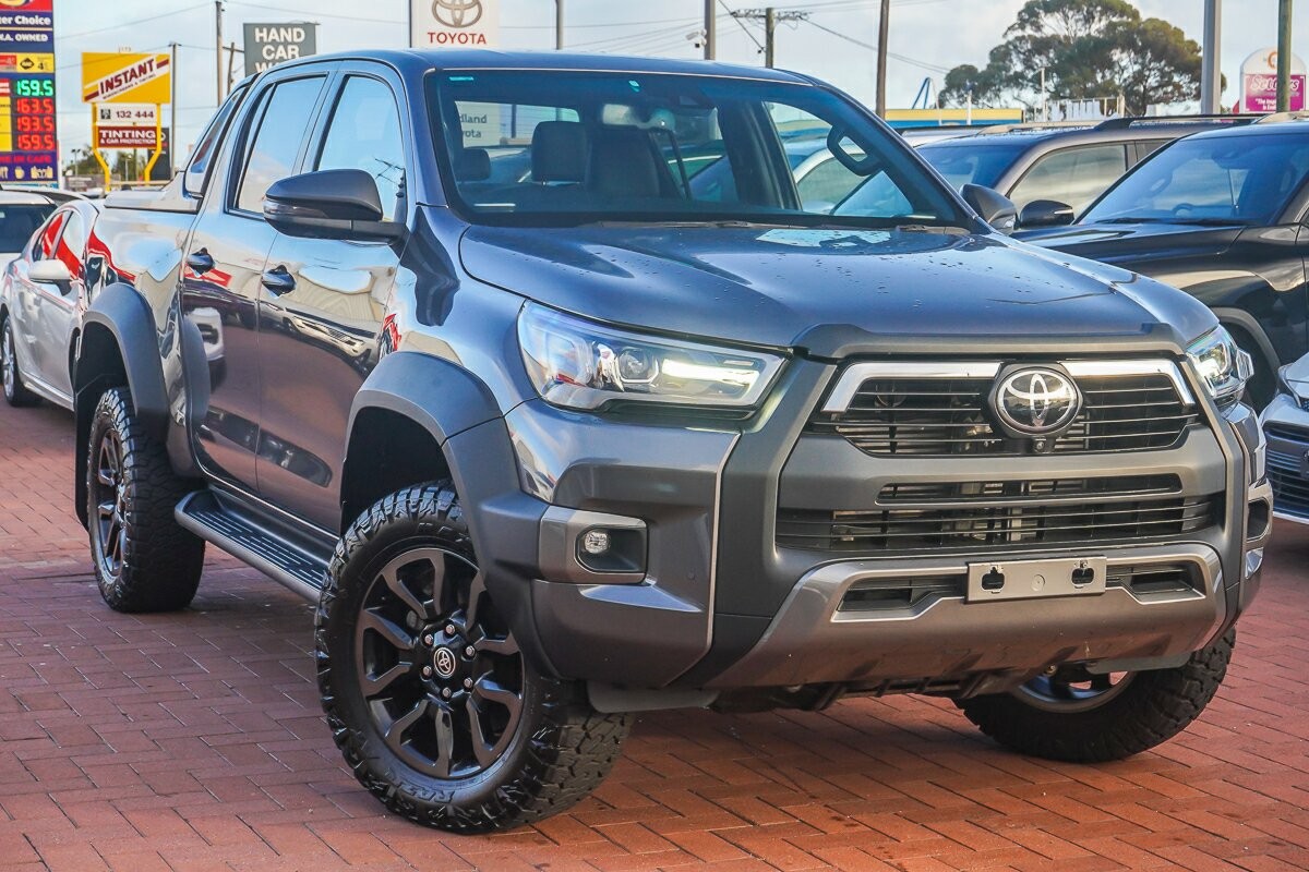 Toyota Hilux image 1