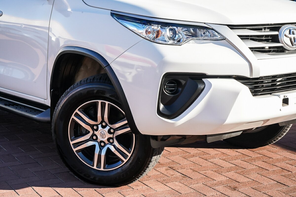 Toyota Fortuner image 2