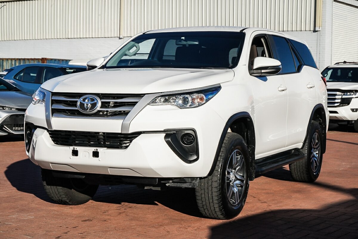 Toyota Fortuner image 4
