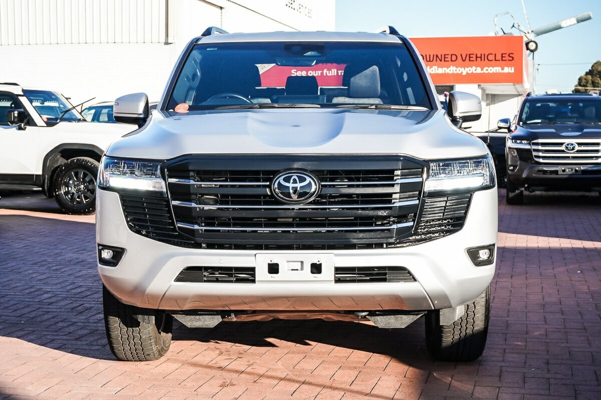 Toyota Landcruiser image 3