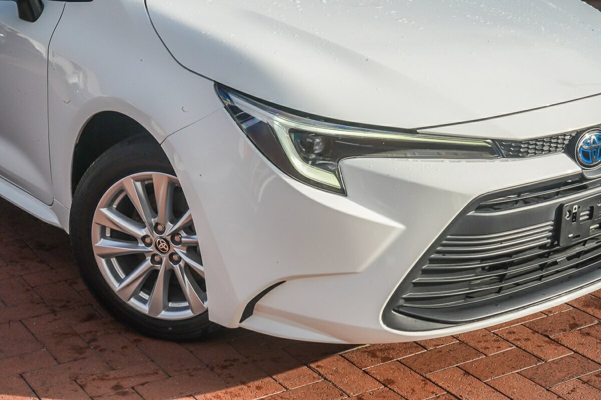 Toyota Corolla image 2