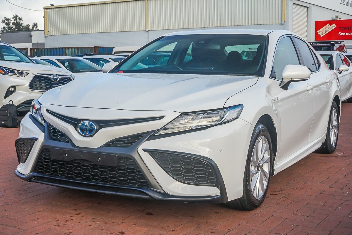 Toyota Camry image 4