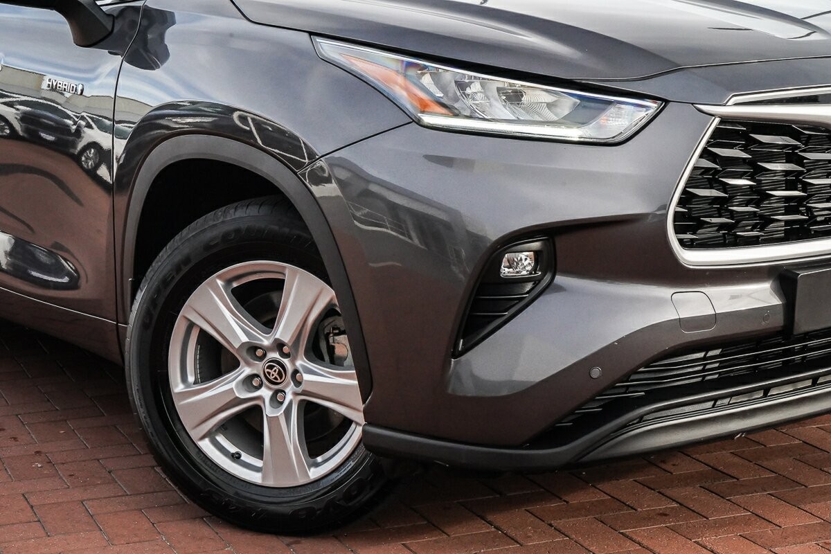 Toyota Kluger image 2