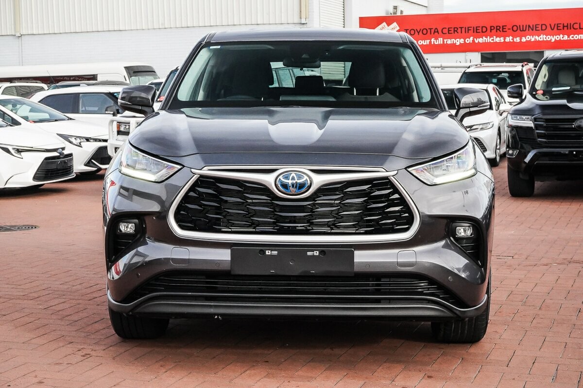 Toyota Kluger image 3