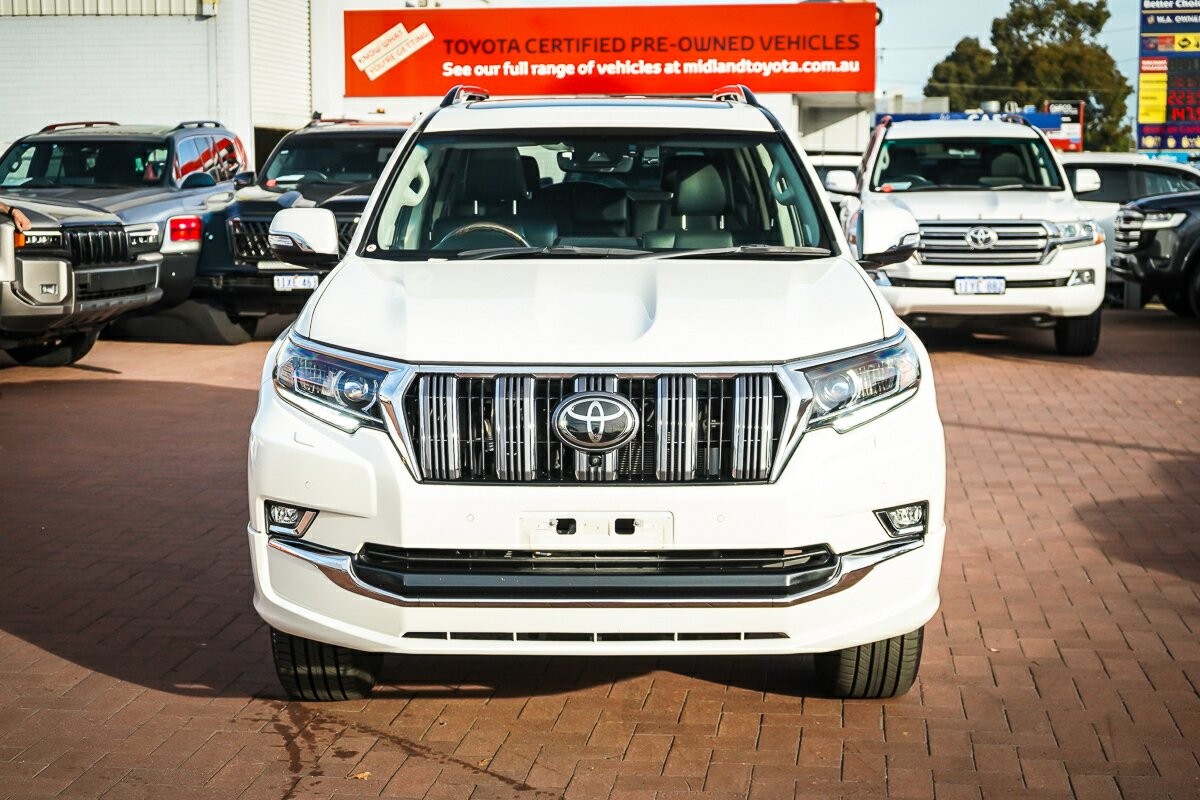 Toyota Landcruiser Prado image 3