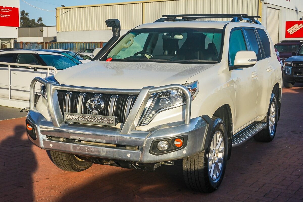 Toyota Landcruiser Prado image 4