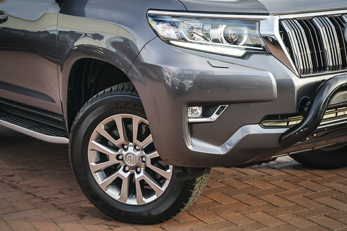 Toyota Landcruiser Prado image 2