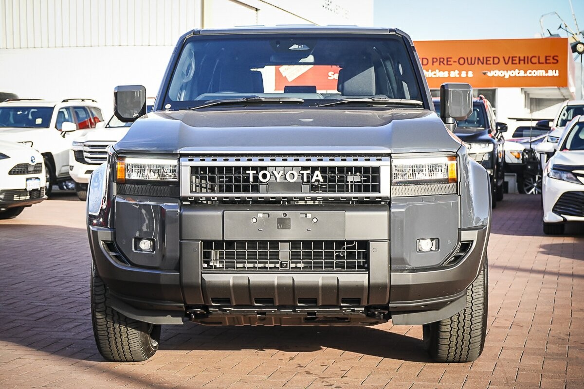 Toyota Landcruiser Prado image 3