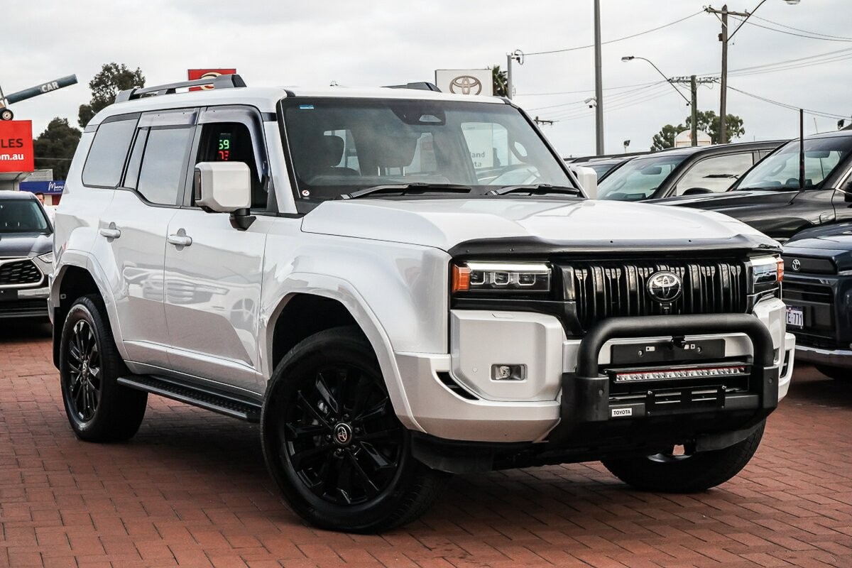 Toyota Landcruiser Prado image 1