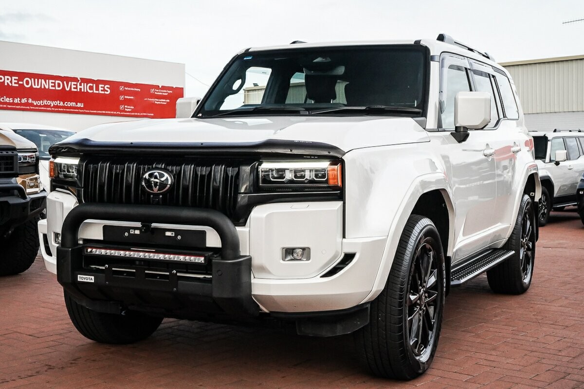 Toyota Landcruiser Prado image 4