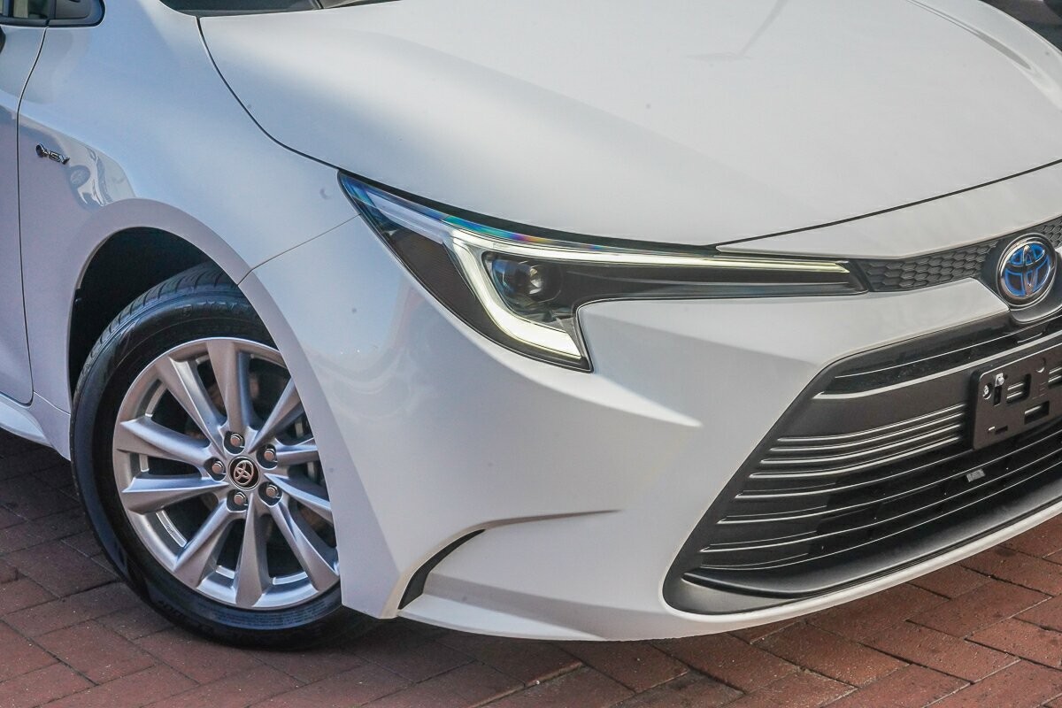 Toyota Corolla image 2