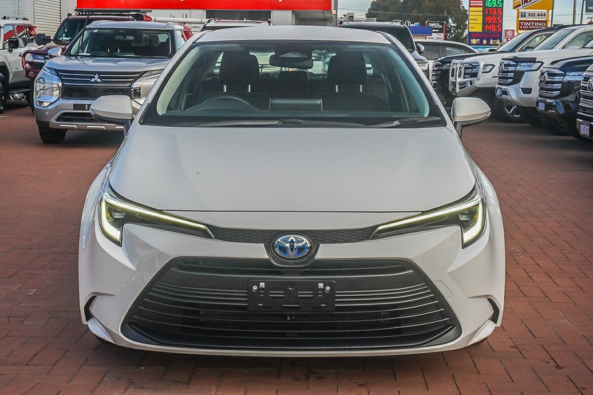 Toyota Corolla image 3