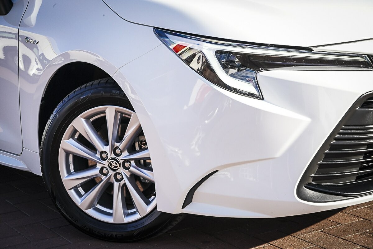 Toyota Corolla image 2