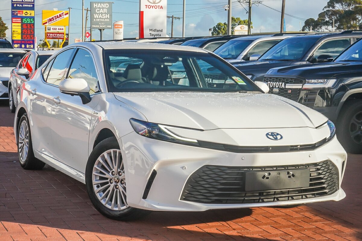 Toyota Camry image 1
