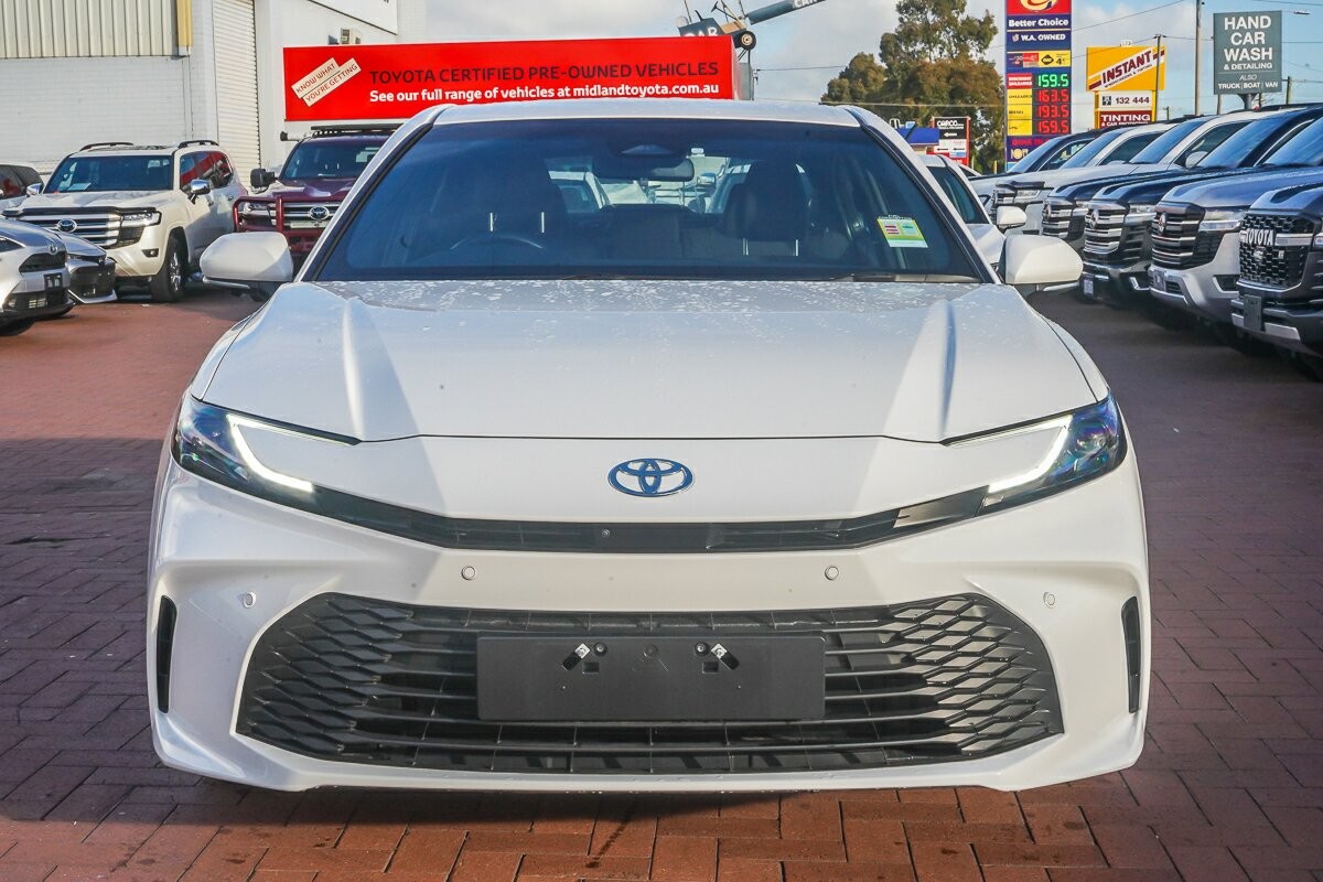 Toyota Camry image 3
