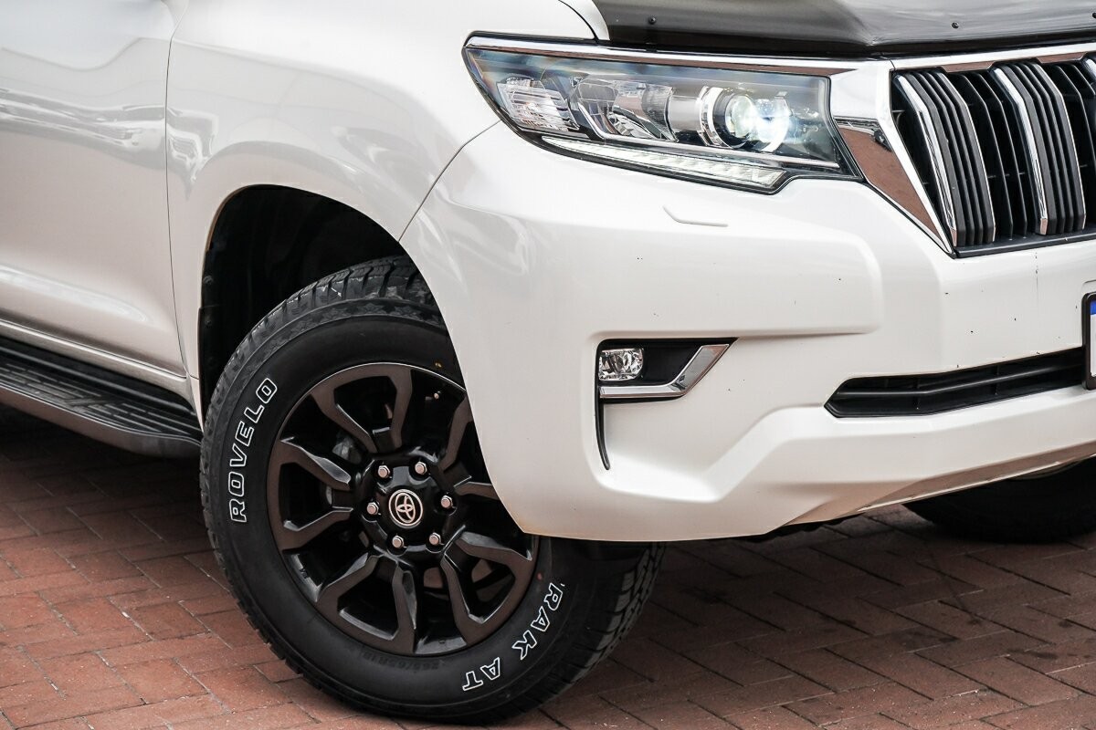 Toyota Landcruiser Prado image 2
