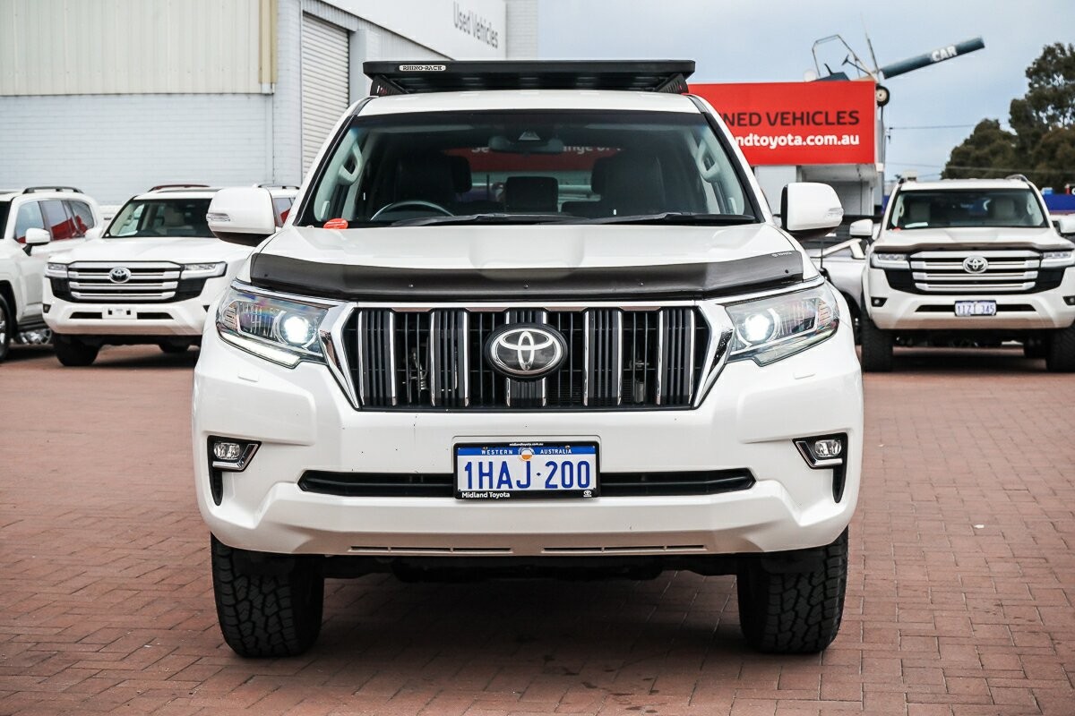 Toyota Landcruiser Prado image 3
