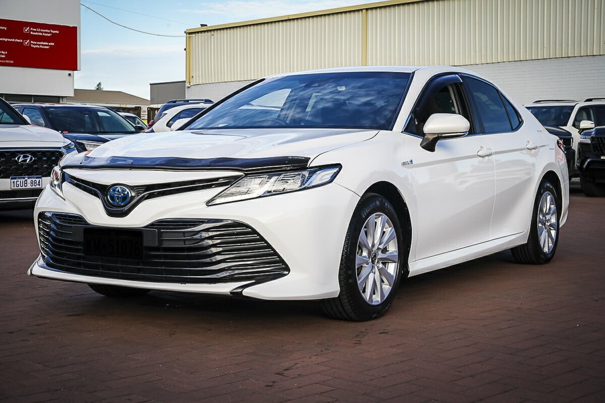 Toyota Camry image 4