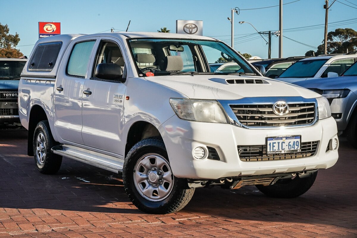 Toyota Hilux image 1