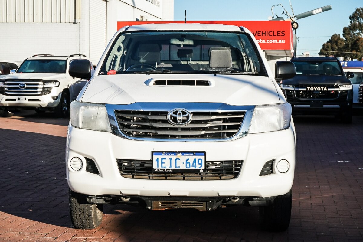 Toyota Hilux image 3