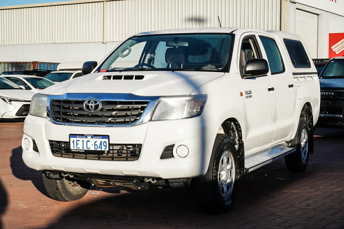 Toyota Hilux image 4